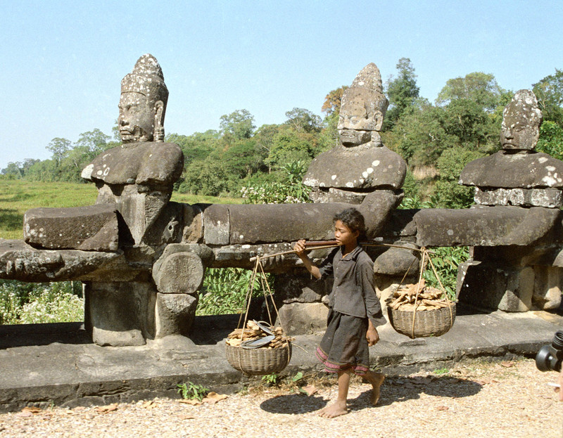 Cambodge le  petit train  de bambous  Documentaire 2008 
